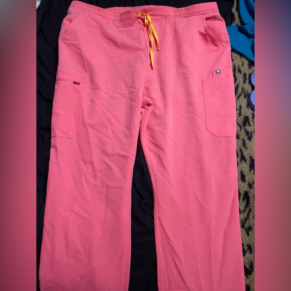Figs Technical Collection Coral Pants
